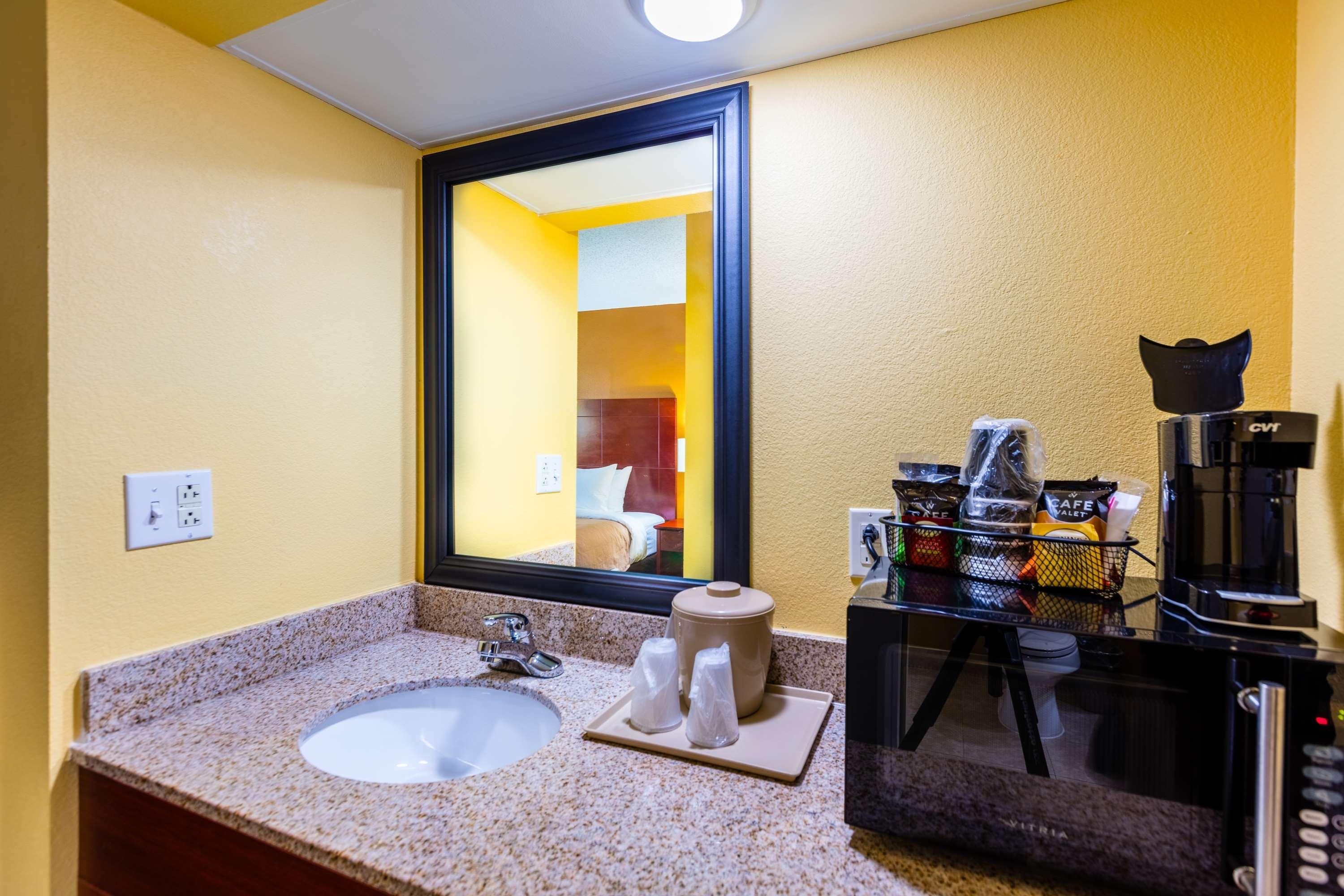Best Western Milton Inn Экстерьер фото