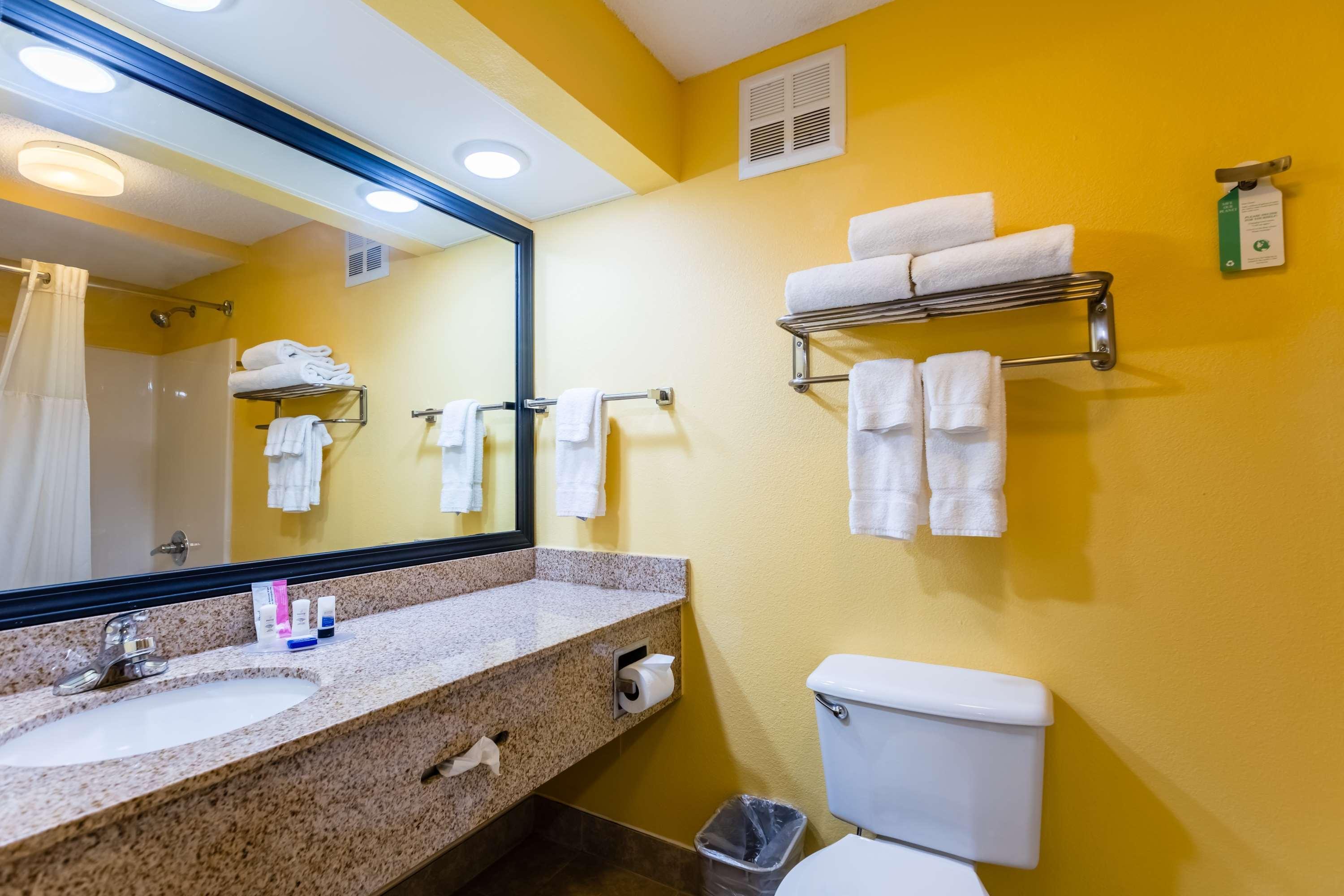 Best Western Milton Inn Экстерьер фото