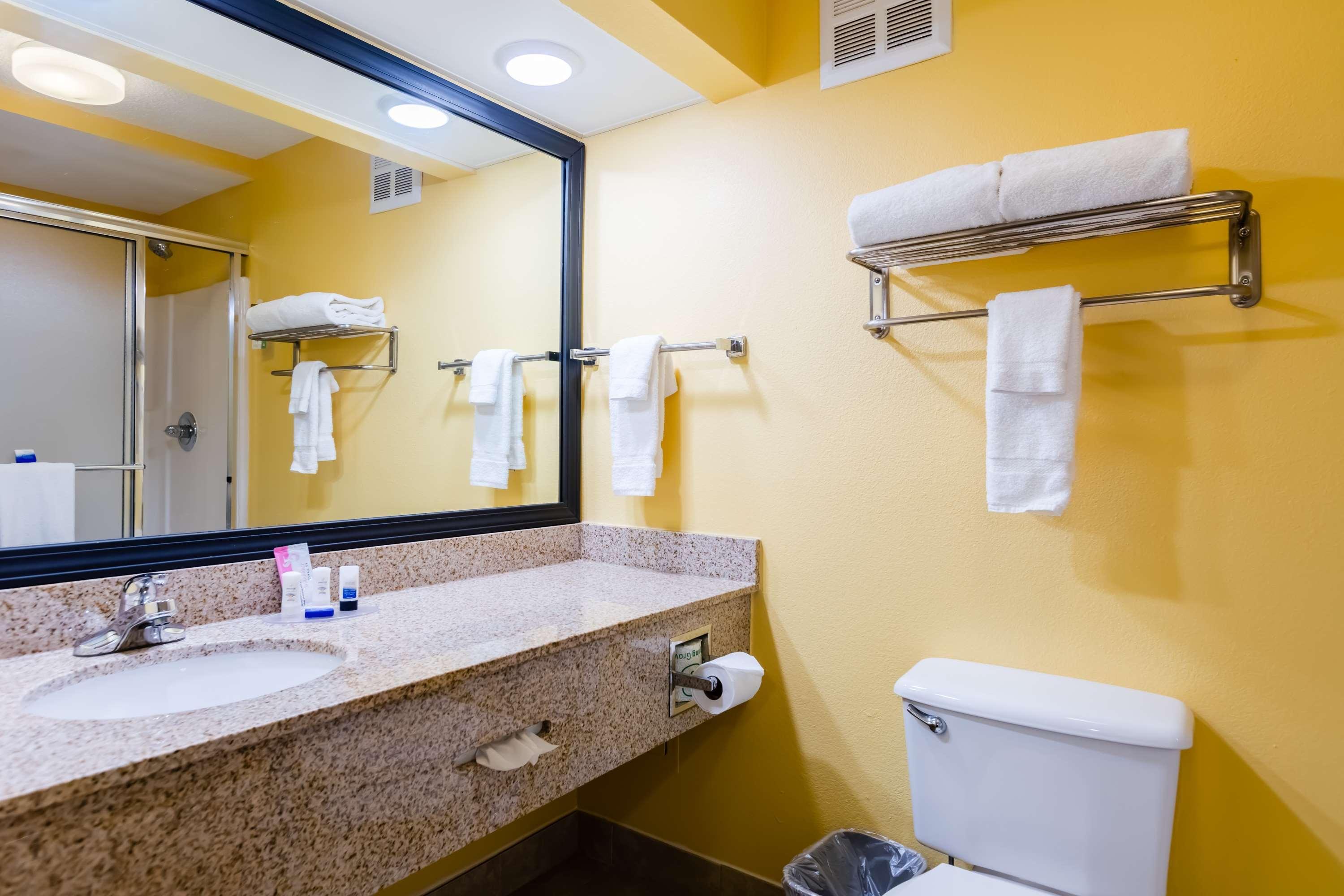 Best Western Milton Inn Экстерьер фото